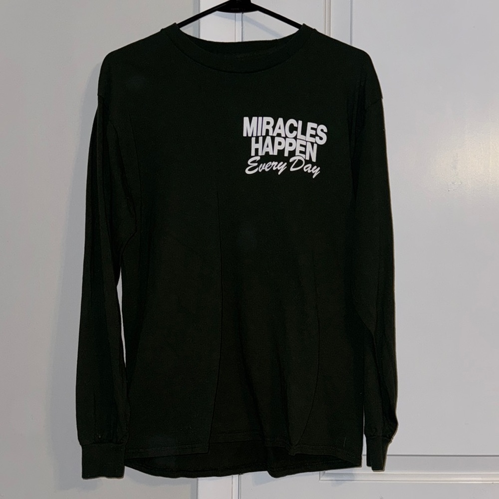 Green, long sleeve tee